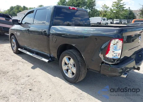 2019 Ram 1500 Classic Express 4X2 5'7 Box z USA, uszkodzony, nr VIN 1C6RR6KT0KS538879